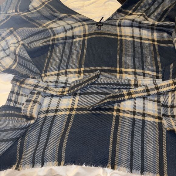 Women's  Cape- Wrap Blue plaid for Fall or Winter ,One Size - Picture 10 of 11